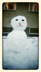 Day 35: Proekt 365 Neighbourhood snowman & the family who made him